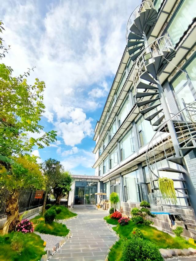 楠华居·Homy山景智能美宿(丽江三义国际机场店)图片