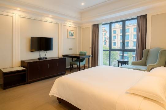 岱山海澜雅湾酒店(绿城蔚蓝新天地店)