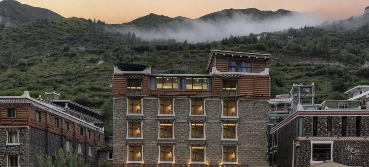 巴郎部落·云上艺宿(四姑娘山景区店)图片