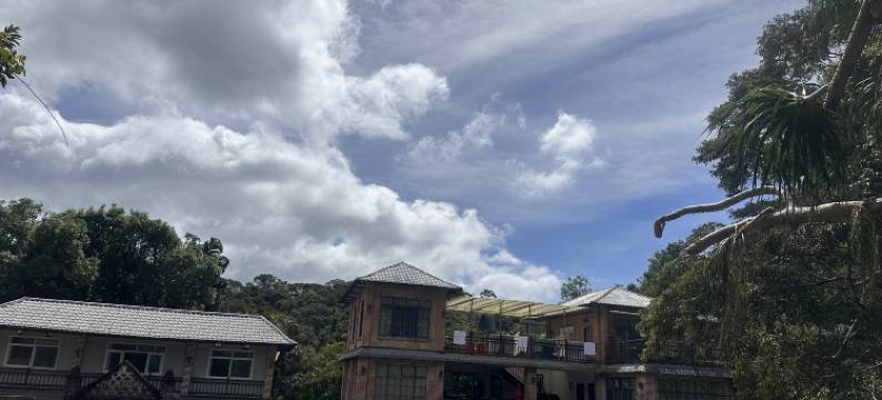 尖峰岭天池避暑山庄图片