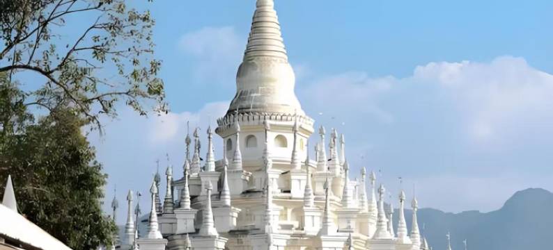 泊洋曼旅酒店(芒市广场德宏芒市国际机场店)图片