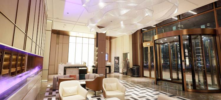 始兴石湖广场雲朵酒店图片