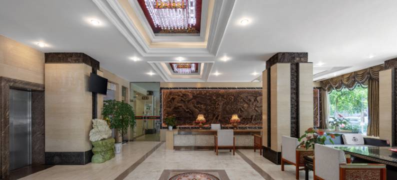 凉山风情大酒店(西昌月亮湖湿地公园店)图片