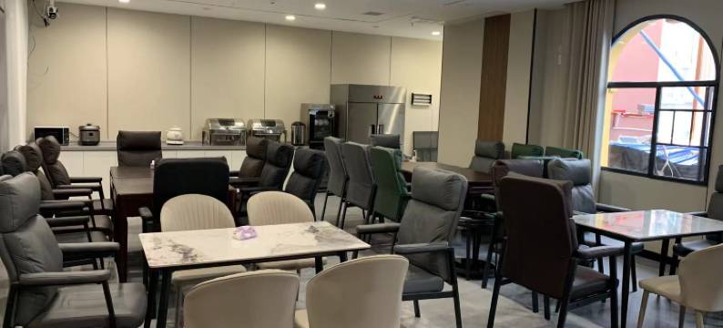 沅江C漫酒店图片