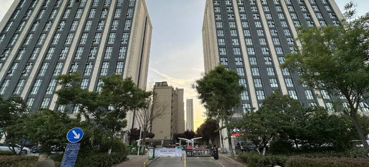 看山电竞宾馆(临沂奥体公园体育馆孝河路店)图片