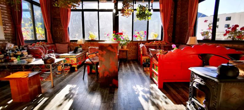 康定锅庄南无号民宿图片