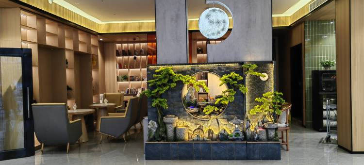 海伦·轻居酒店(雅安天全中医院店)图片