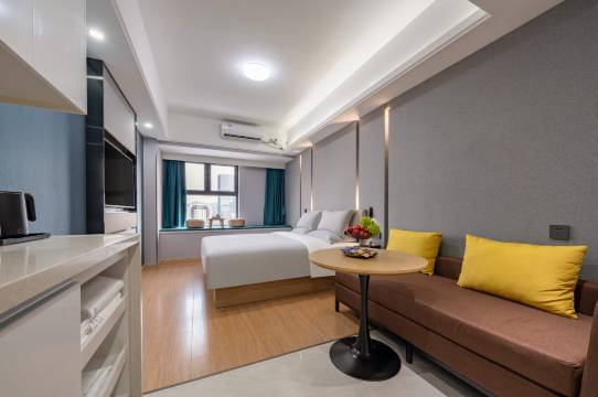 艾晶优选民宿(济南龙湖天街店)