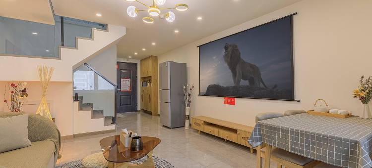 栖牛自助投影民宿(成都东站店)图片