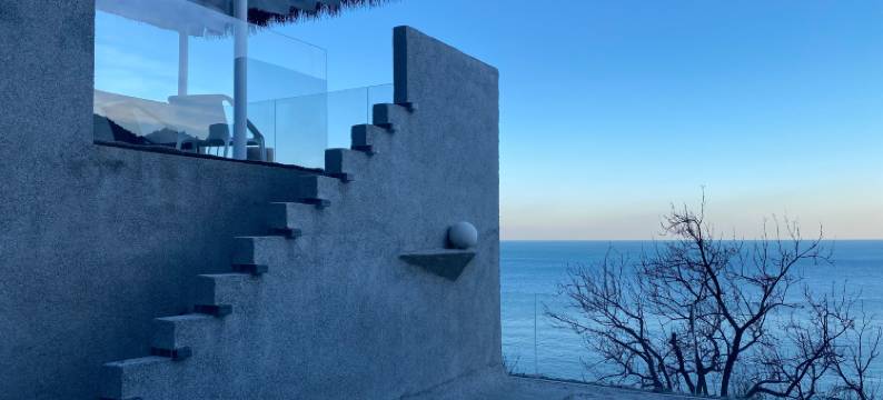 青岛印澜一宿·悬崖海景民宿(崂山风景区泉心河沙滩店)图片