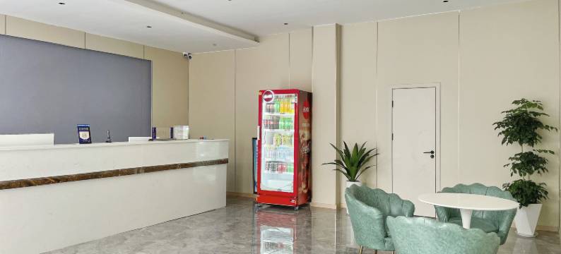 天然居酒店(防城区嘉乐城店)图片