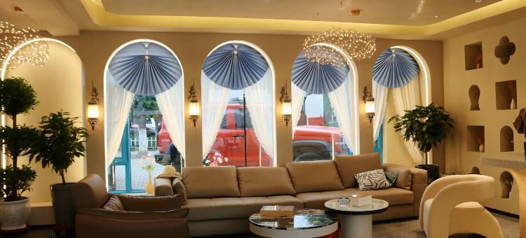 云里设计师度假美宿(特克斯八卦城店)图片