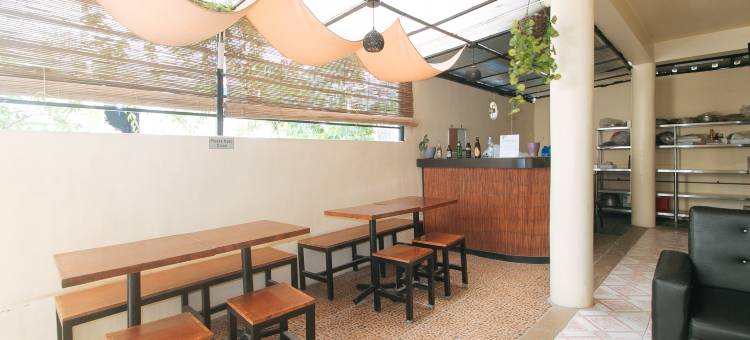 红门酒店 @ 中央旅馆长滩岛(RedDoorz @ The Central Inn Boracay Island)图片