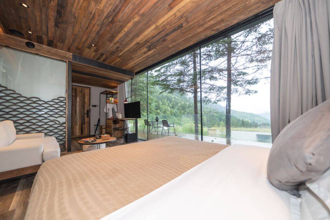九寨森林地球仓图片