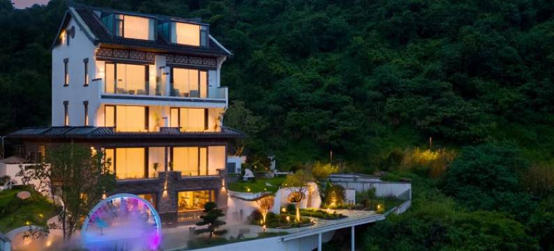 秀山一色悬崖山居民宿图片