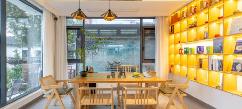 周庄慢生活湖景设计民宿图片