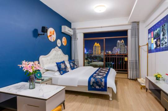 金月湾美宿(西双版纳景洪告庄西双景星光夜市店)