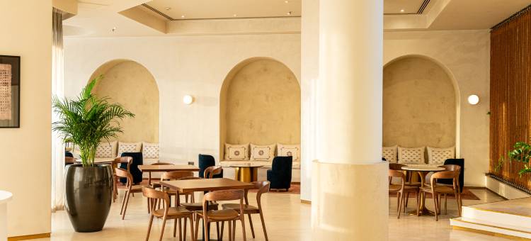 尊贵湾酒店(Majestic Cove Hotel)图片