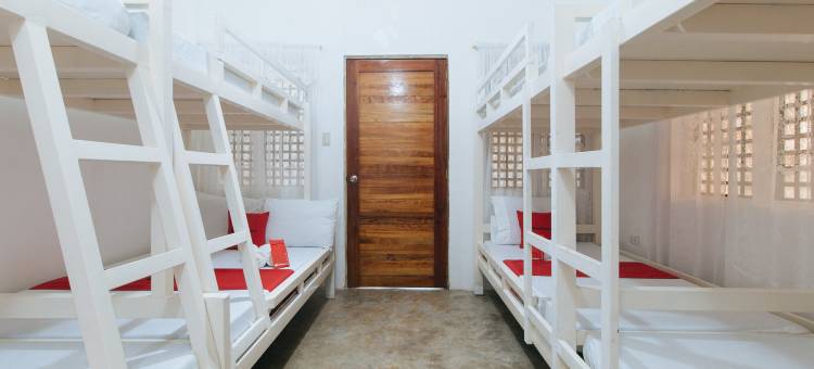 红多兹@拉乌尼翁圣约翰营舍酒店(RedDoorz @ Camp Saint John Hotel La Union)图片