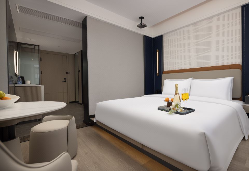 Huanman Hotel (Shaya People's Square Branch) Photo 7