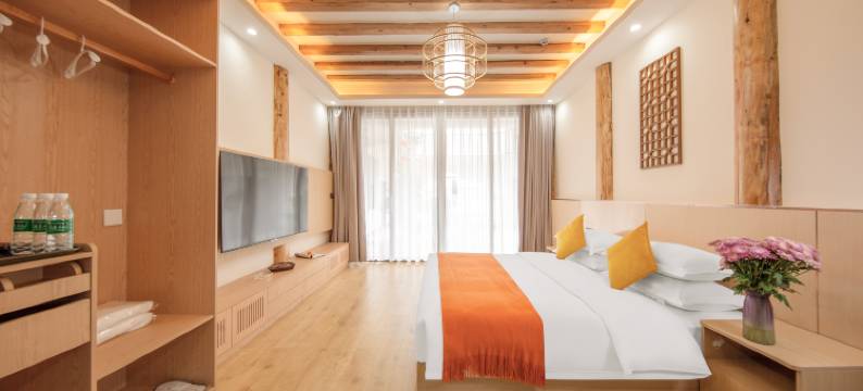 丘山.半舍美宿(腾冲和顺古镇店)图片