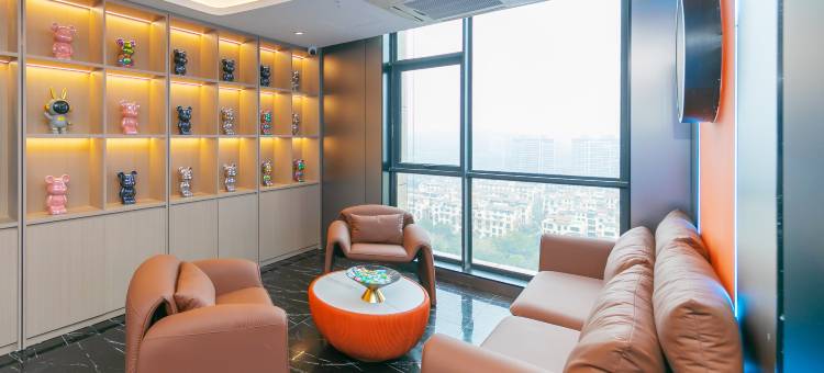 YZ宇宙电竞民宿(宝龙广场店)图片