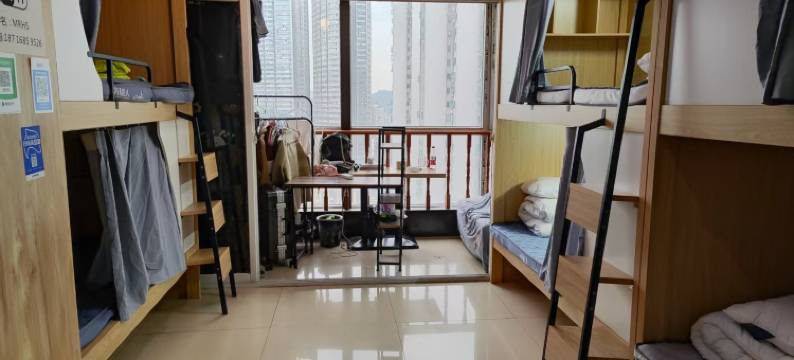 重庆暮然回首青年旅舍(观音桥步行街店)图片