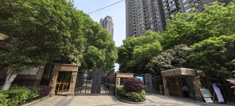小城纯女生青年旅舍(南昌红谷滩地铁大厦地铁站店)图片