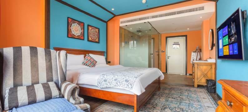 兴仁悦栖主题酒店图片