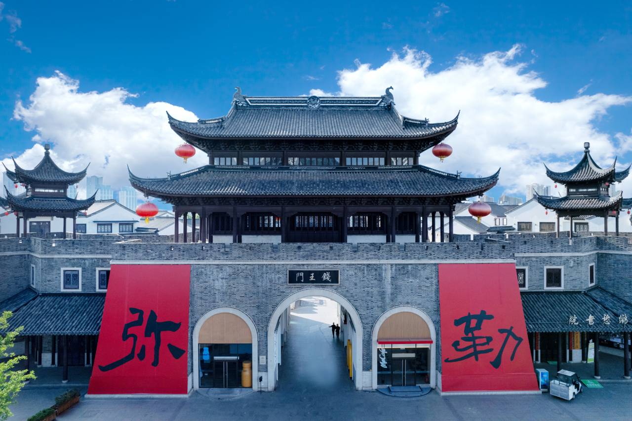 弥勒拾月柏雅温泉酒店(湖泉生态园湖泉半山温泉店)图片