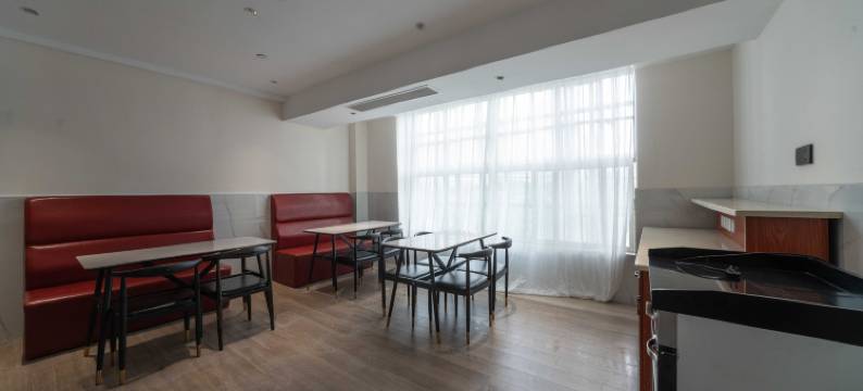 如家旗下UP华驿精选酒店(济南望岳路贵和店)图片