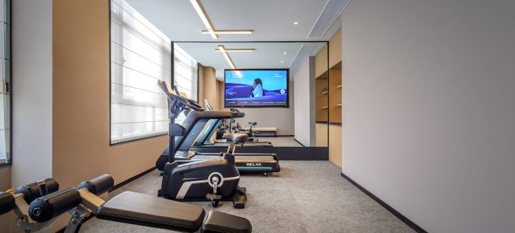 博乐友好购物中心团结北路亚朵酒店图片