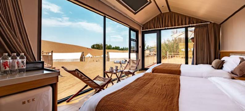 敦煌鸣沙山大漠秘境野奢沙漠露营基地图片