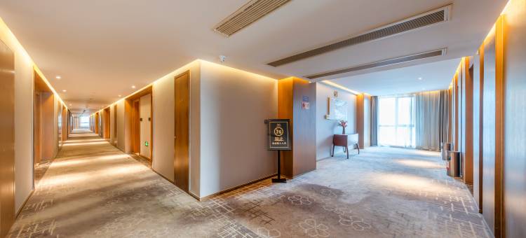 尖峰·悦电竞酒店(亳州涡阳绿城青牛广场店)图片