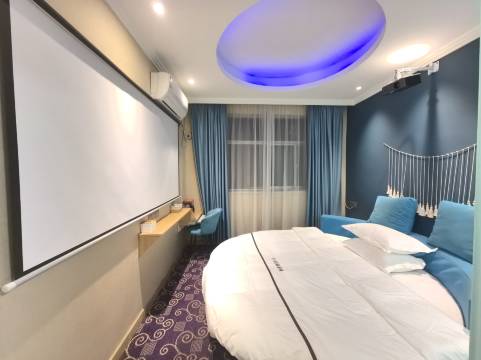 伊家主题客栈(南阳师院店)