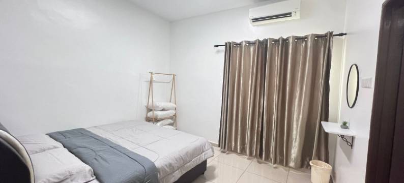 位于高渊的3卧室半独立房屋-3200平方米 带3间厕所 -开心民宿(HAPPY GUEST HOUSE NIBONG TEBAL)图片