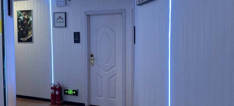 铭阳电竞酒店(郑州高铁东站店)图片