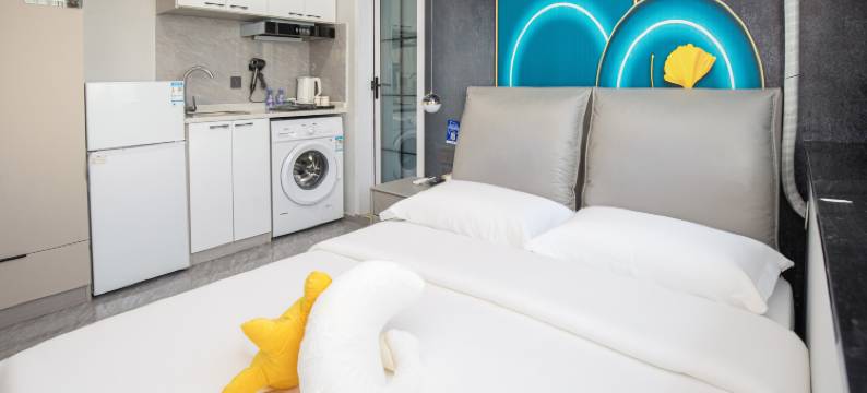 拾柒号轻奢浪漫氛围美宿(南京新街口地铁站店)图片