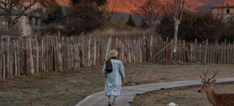 不晚里予·日照金山｜雪山全景度假酒店(白沙古镇店)图片