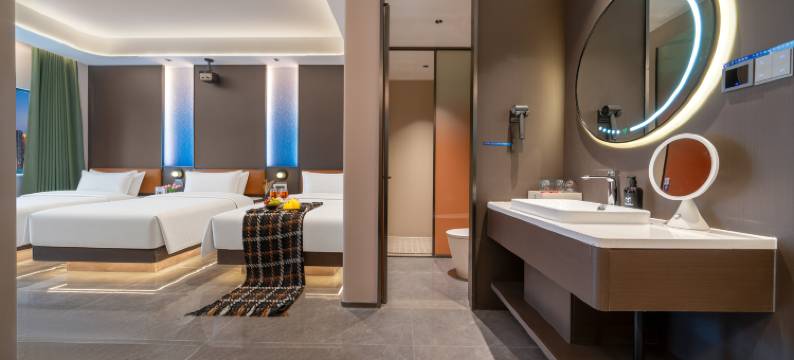 叶与晨电竞电影酒店(华北商厦沧州站店)图片