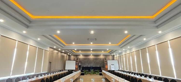 梭罗机场前一酒店(AYRA Hotel Airport Solo)图片