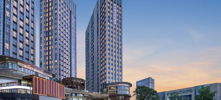 屿光观影酒店(龙湖北城天街五块石地铁站店)图片