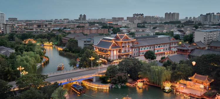 SFEEL设计师酒店(开封清明上河园鼓楼广场店)图片