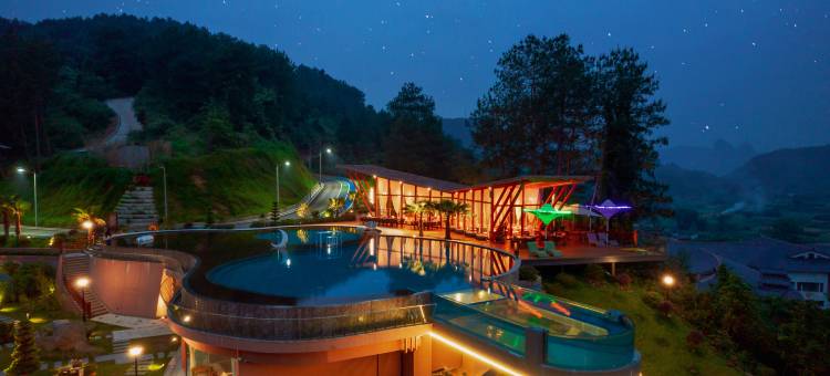 阳朔发呆悬空温泉轻奢极景酒店(十里画廊遇龙河店)图片