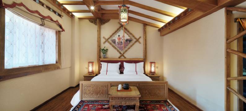 香格里拉松赞林藏地圣莲藏式庭院酒店图片