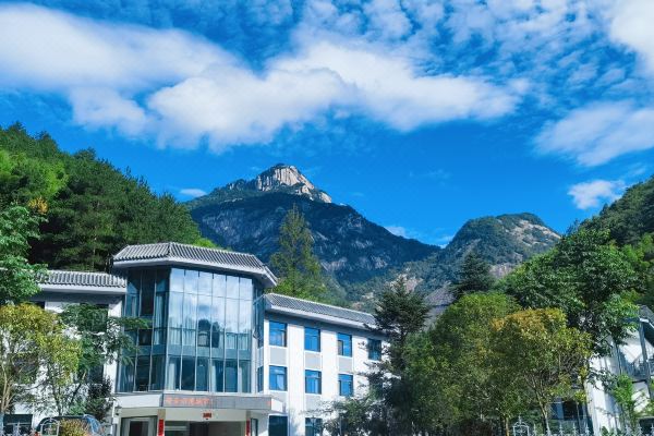 碧水山居民宿(黄山风景区汤口南大门店)预订价格,联系电话位置地址