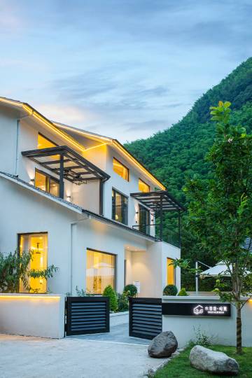 水湾湾观夏北纬30°漂流度假咖啡民宿(龙王山漂流浙北大峡谷店)图片