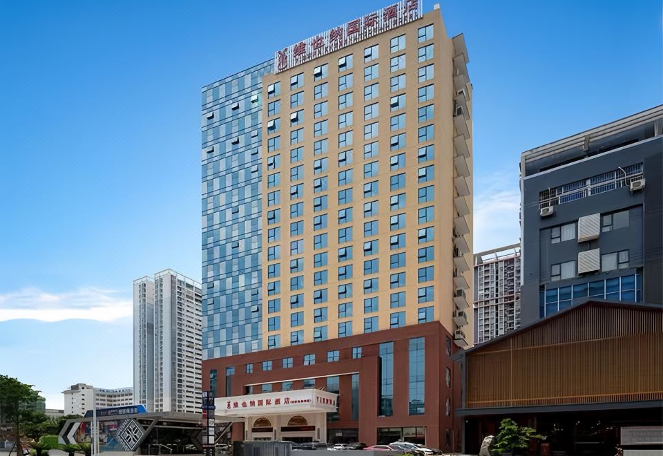 维也纳国际酒店(南宁埌西地铁站店)外景图