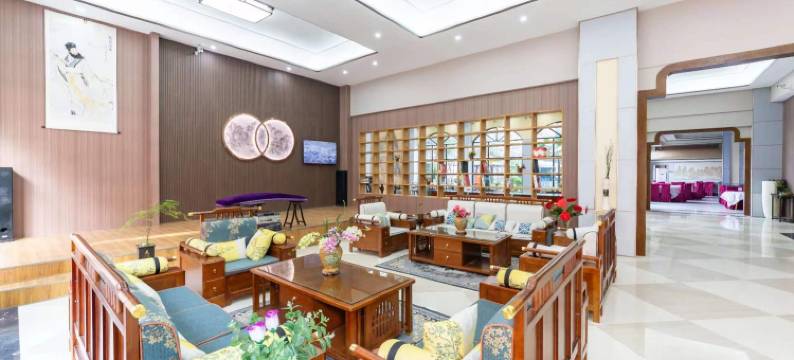 云舒·古玥汤池酒店(峨眉山报国寺店)图片