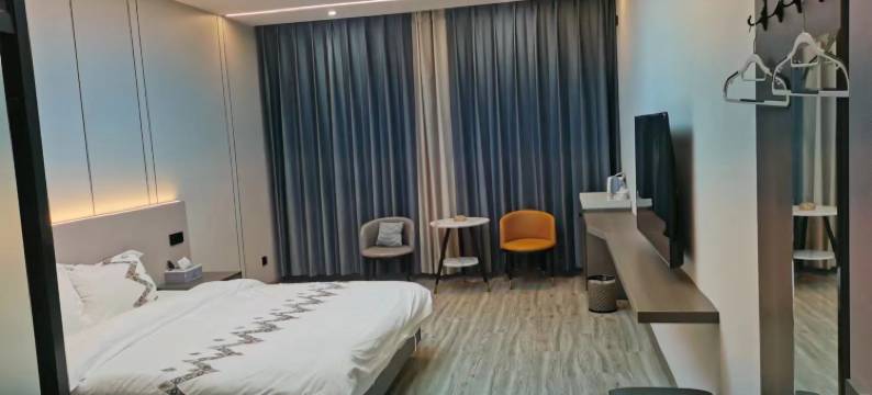 梓土智能酒店(曲靖大龙潭店)图片